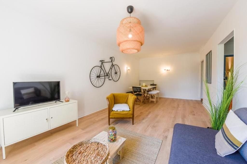 Charmant Logement Plein Pied Au Coeur Du Village Castelculier Exterior photo